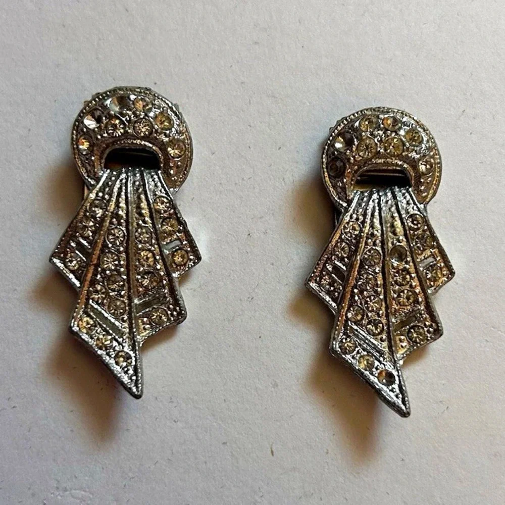 Art Deco Silver Tone Pavé Crystal Rhinestone Clip-On Dangle Drop Earrings